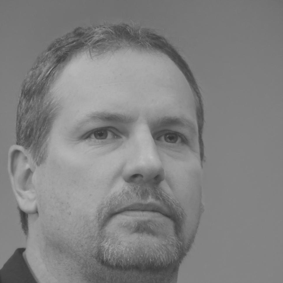 Carlos Mendoza, Director Financiero